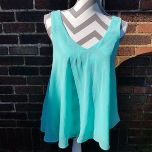 Flowy aqua tank